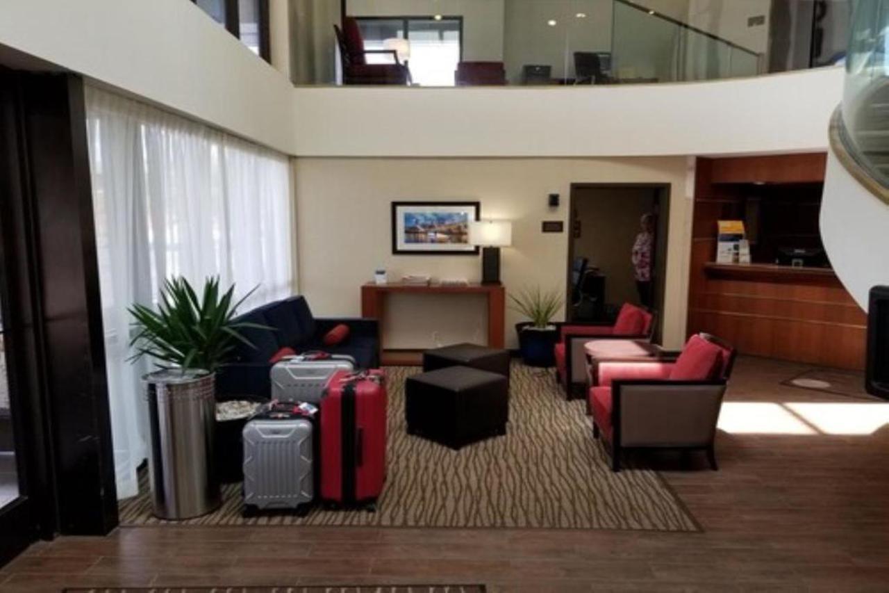 Comfort Inn Cleveland Airport Middleburg Heights Exteriér fotografie